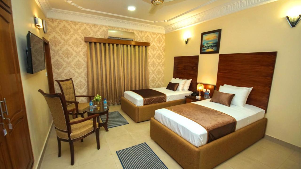 World Inn Hotel Karaczi Zewnętrze zdjęcie