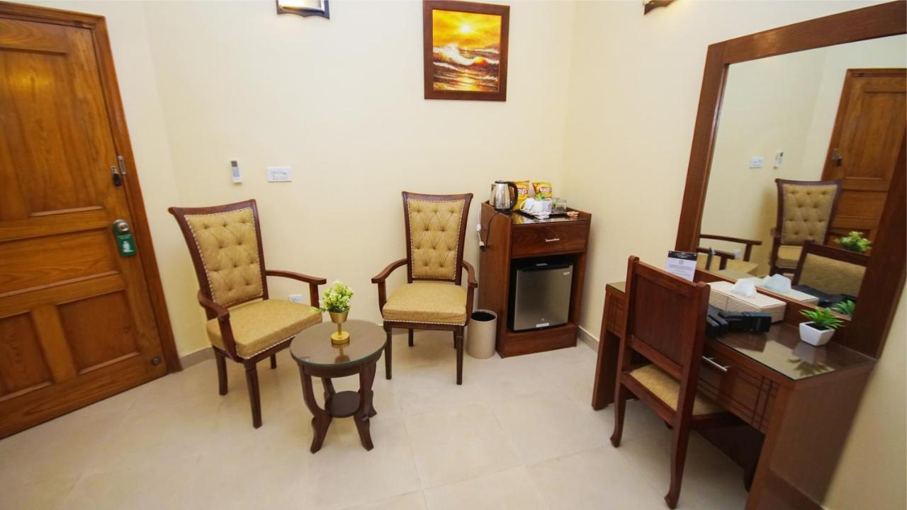 World Inn Hotel Karaczi Zewnętrze zdjęcie