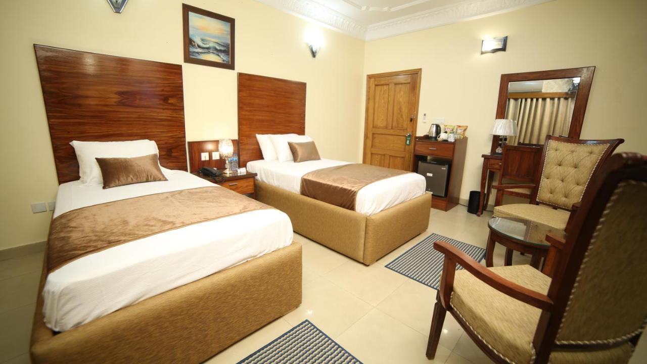 World Inn Hotel Karaczi Zewnętrze zdjęcie