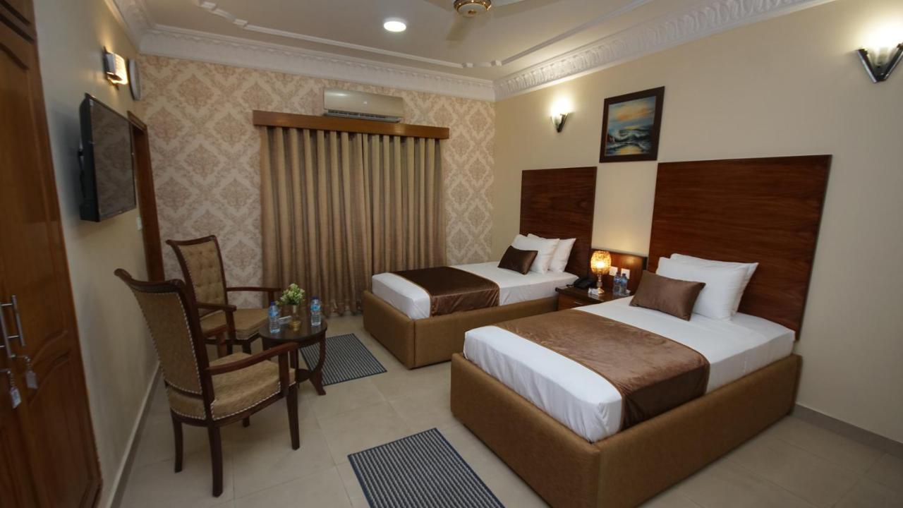 World Inn Hotel Karaczi Zewnętrze zdjęcie