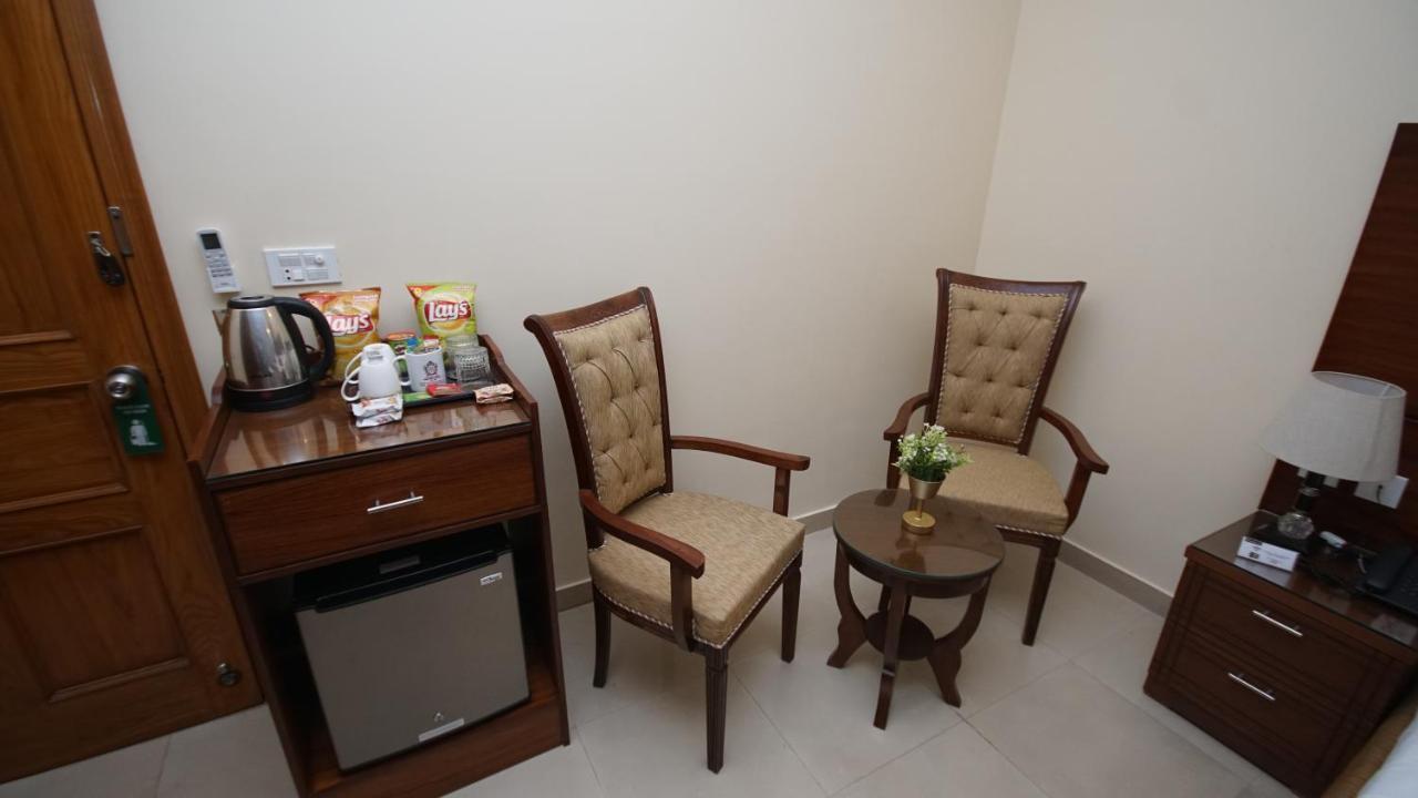 World Inn Hotel Karaczi Zewnętrze zdjęcie