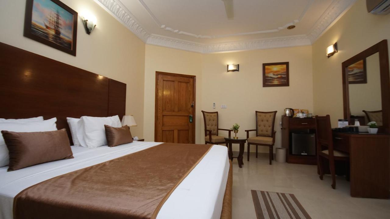World Inn Hotel Karaczi Zewnętrze zdjęcie