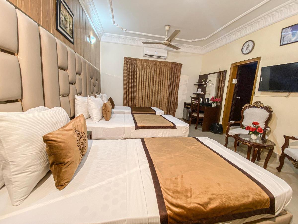 World Inn Hotel Karaczi Zewnętrze zdjęcie
