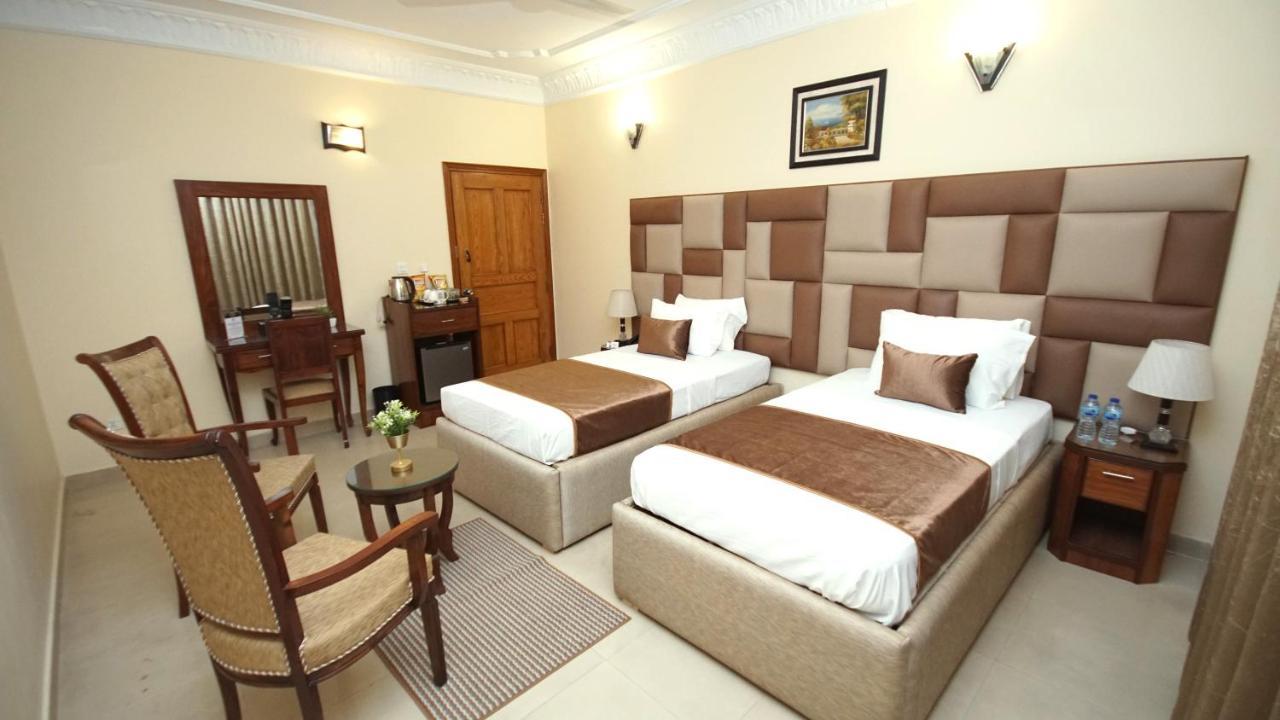 World Inn Hotel Karaczi Zewnętrze zdjęcie